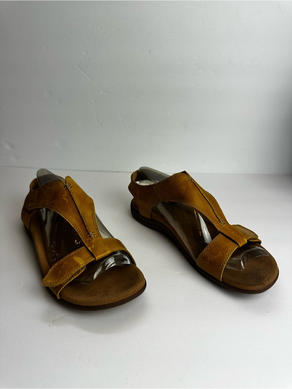 Taos The Show Leather T Strap Sandal Women’s 9 Yellow Casual Comfort Support - Picture 10 of 10